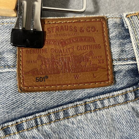 Levi’s‎ Premium Big E 501 Button Fly Light Wash Jean Shorts Size 31 High Rise - Picture 4 of 12